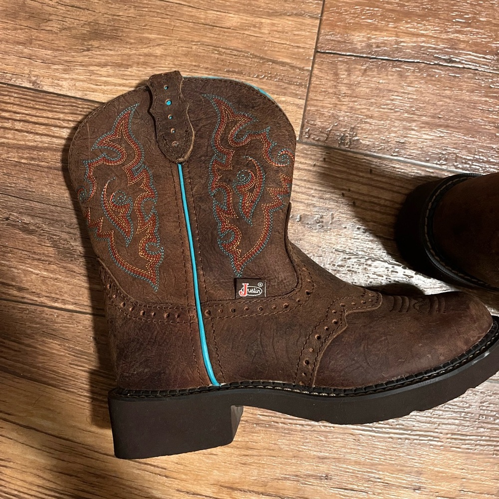 Justin Gypsy Women's Brown Ankle Boots - Picture 12 of 12